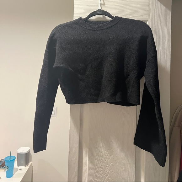 Black cropped white sleeve sweater - Picture 1 of 2